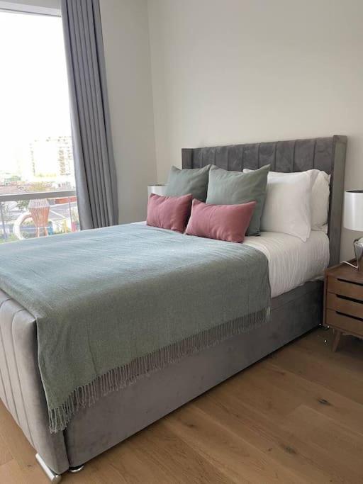 Luxury 3 Bed 3 Bath In Apartamento Londres