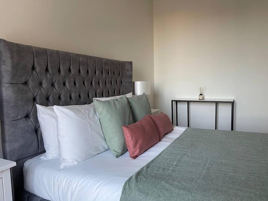 Luxury 3 Bed 3 Bath In Apartamento