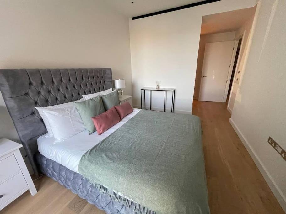 Luxury 3 Bed 3 Bath In Apartamento Londres