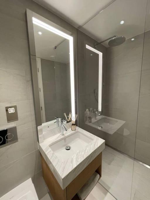 Luxury 3 Bed 3 Bath In Apartamento Londres