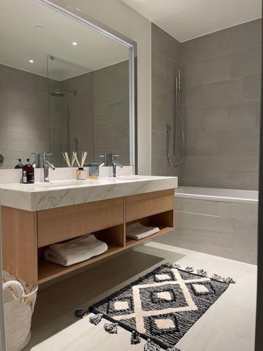 Apartamento Luxury 3 Bed 3 Bath In